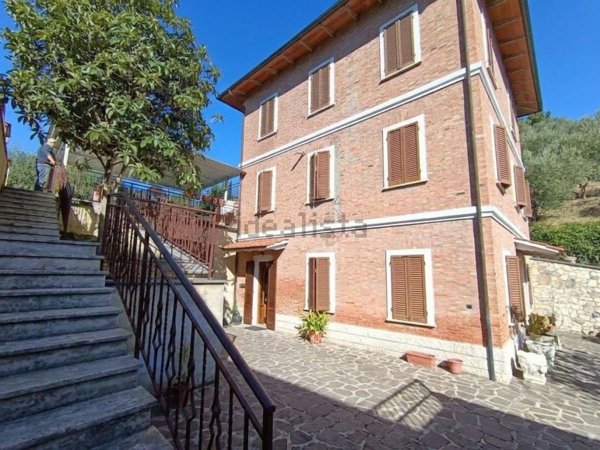 casa indipendente in vendita a Chianciano Terme