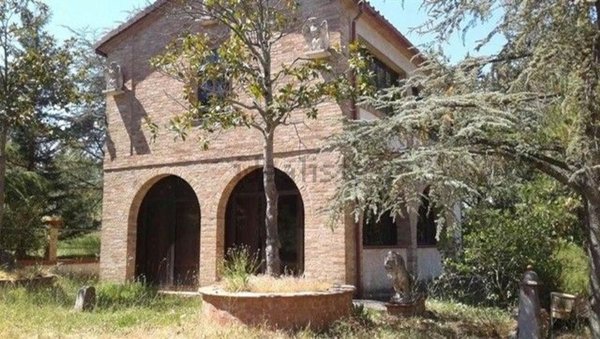 casa indipendente in vendita a Chiusdino