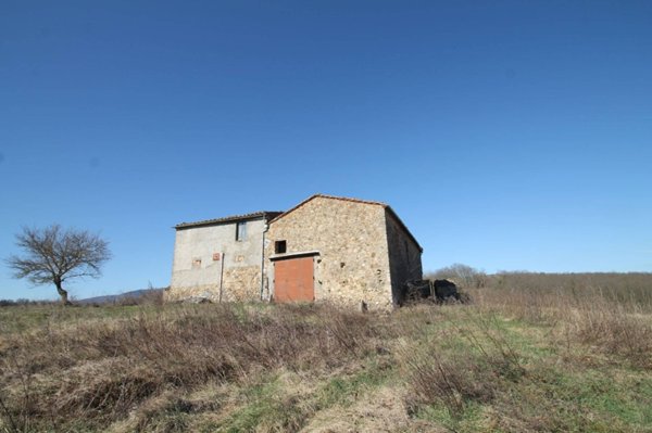 locale di sgombero in vendita a Chiusdino