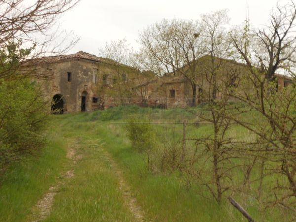 rudere in vendita a Chiusdino