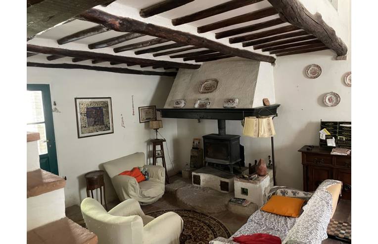 casa indipendente in vendita a Chiusdino in zona Fròsini