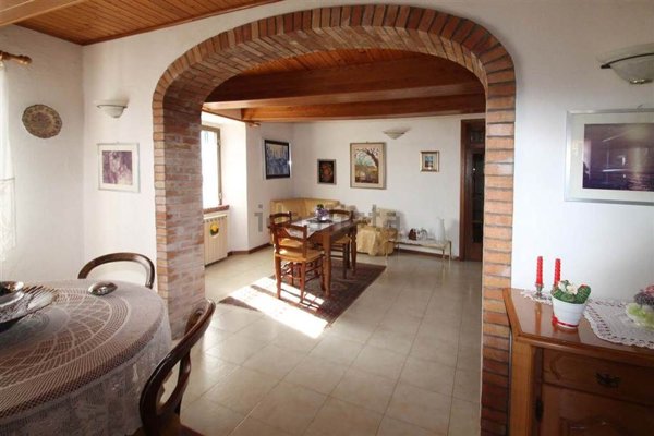 casale in vendita a Chiusdino in zona Palazzetto.