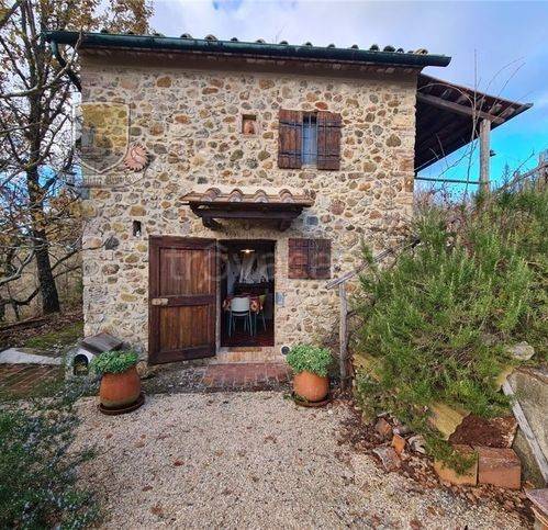 casa indipendente in vendita a Chiusdino