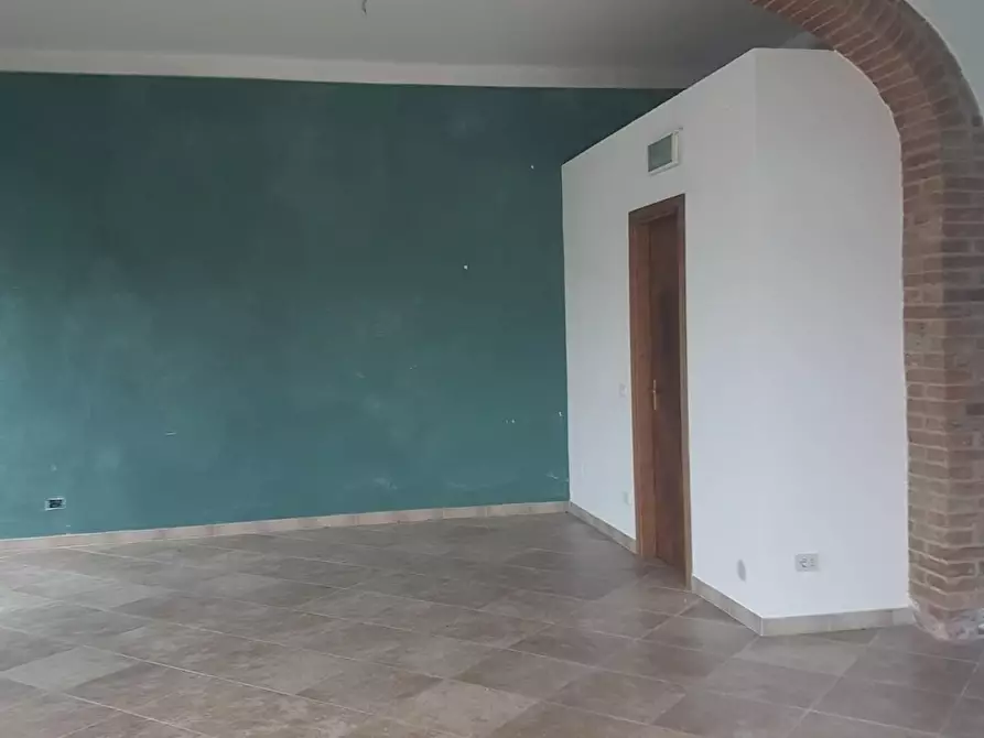 locale commerciale in vendita a Chiusdino