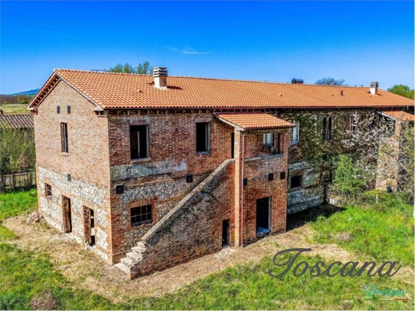 casa indipendente in vendita a Chiusdino in zona Fròsini