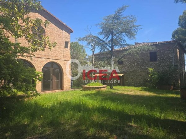 casa indipendente in vendita a Chiusdino