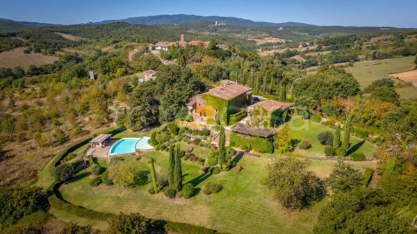locale di sgombero in vendita a Chiusdino in zona Montalcinello