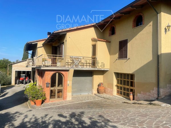casa indipendente in vendita a Chiusi