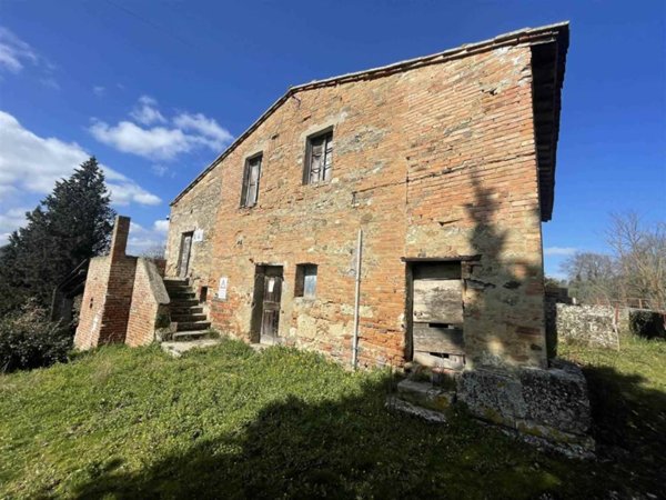 casa indipendente in vendita a Chiusi in zona Chiusi Scalo