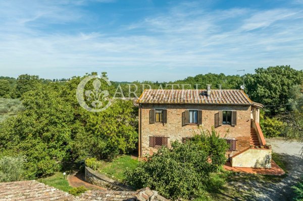casa indipendente in vendita a Chiusi in zona Macciano