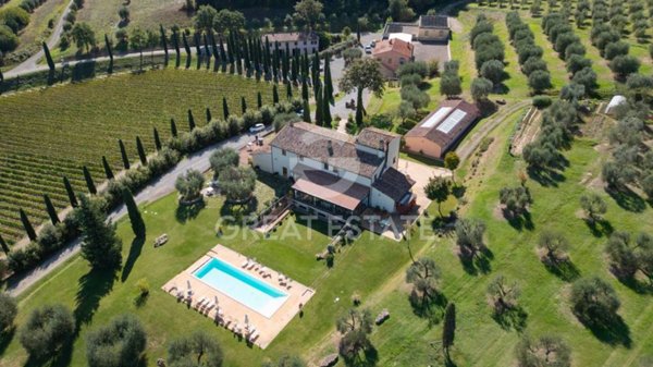 casa indipendente in vendita a Chiusi
