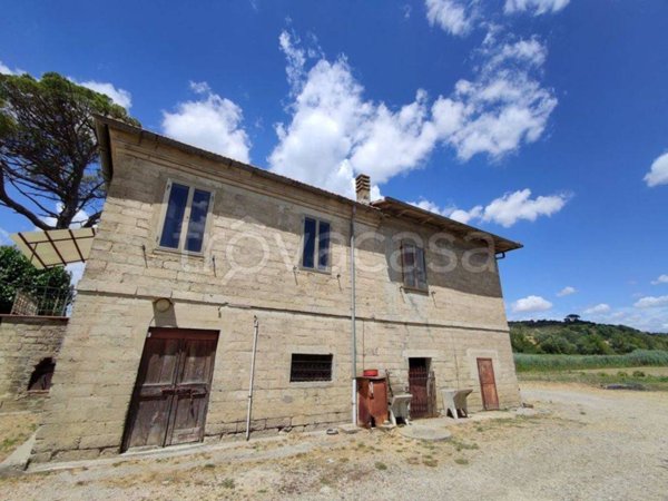 casa indipendente in vendita a Chiusi