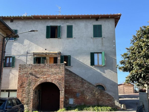 casa indipendente in vendita a Chiusi in zona Montallese