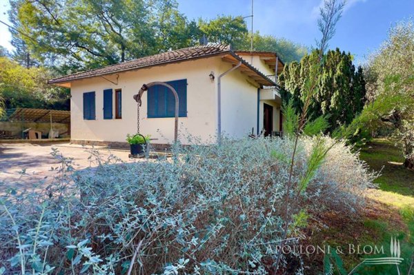 casa indipendente in vendita a Chiusi
