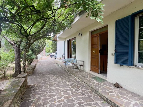 casa indipendente in vendita a Chiusi