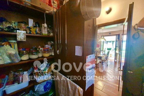 casa indipendente in vendita a Chiusi in zona Chiusi Scalo
