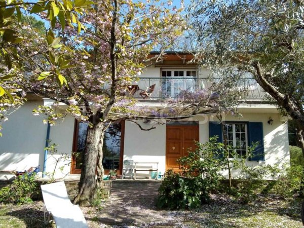 casa indipendente in vendita a Chiusi