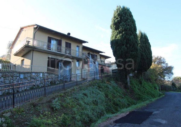 casa indipendente in vendita a Chiusi