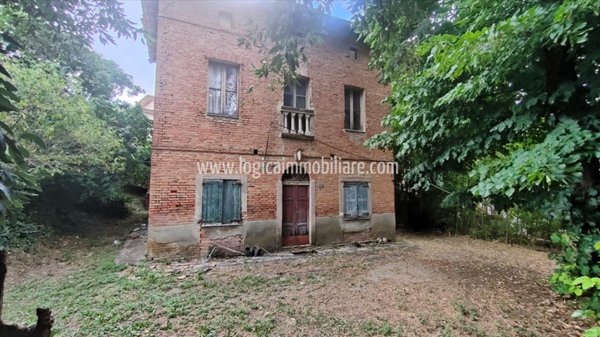 casa indipendente in vendita a Chiusi