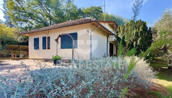 casa indipendente in vendita a Chiusi