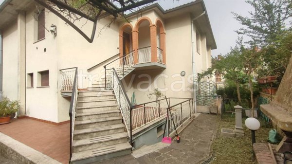 casa indipendente in vendita a Chiusi