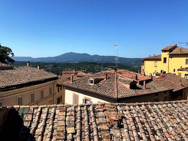 casa indipendente in vendita a Chiusi