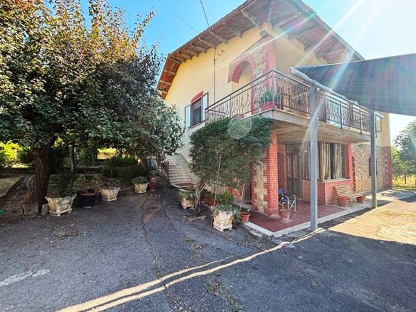 casa indipendente in vendita a Chiusi