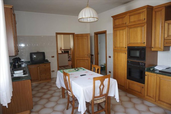 casa indipendente in vendita a Chiusi in zona Montallese