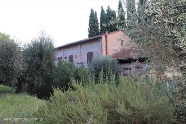 casa indipendente in vendita a Chiusi
