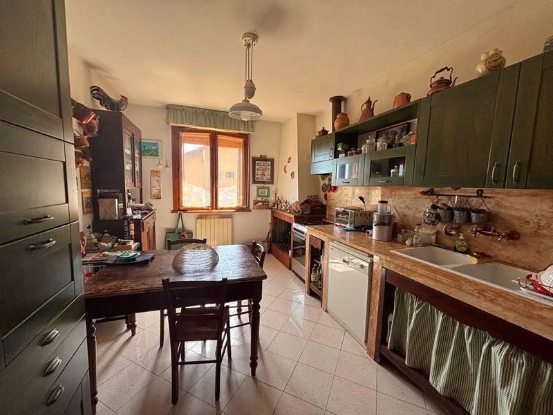 appartamento in vendita a Chiusi in zona Chiusi Scalo