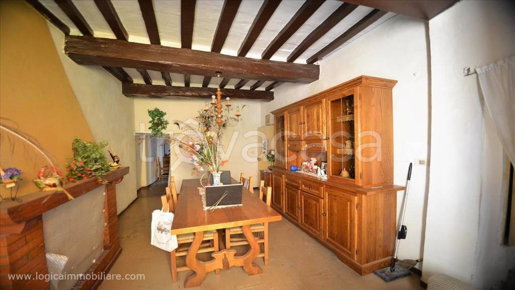 casa indipendente in vendita a Chiusi in zona Chiusi Scalo