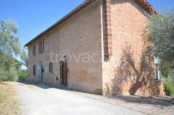 casa indipendente in vendita a Chiusi