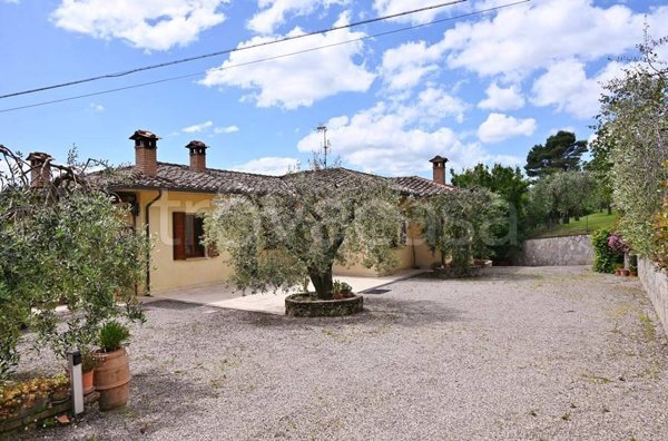 casa indipendente in vendita a Chiusi