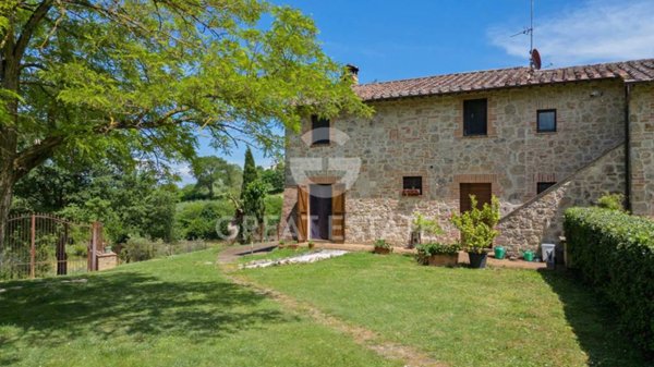 casa indipendente in vendita a Chiusi