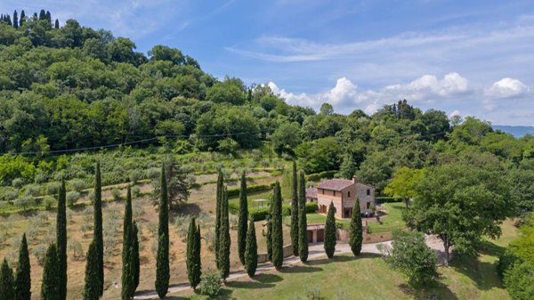 casa indipendente in vendita a Chiusi