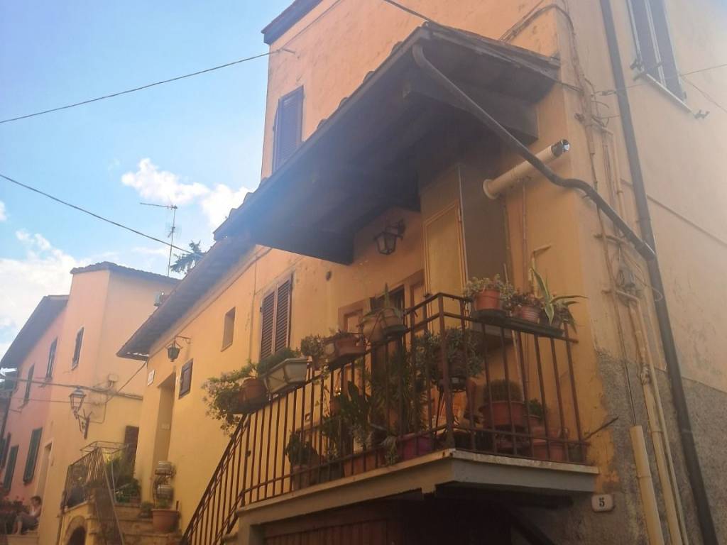 casa indipendente in vendita a Chiusi