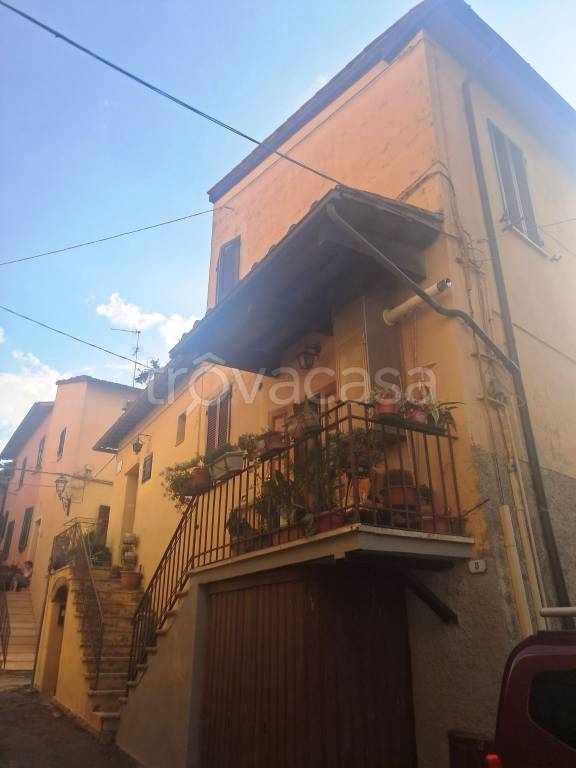casa indipendente in vendita a Chiusi