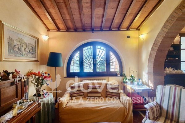 casa indipendente in vendita a Chiusi