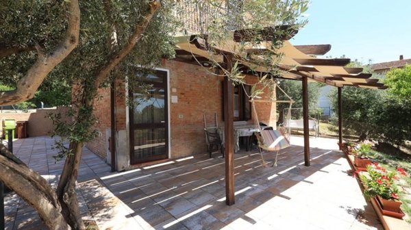 casa indipendente in vendita a Chiusi