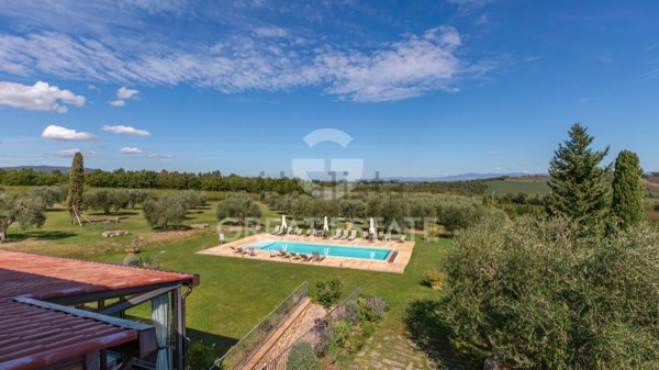 casale in vendita a Chiusi