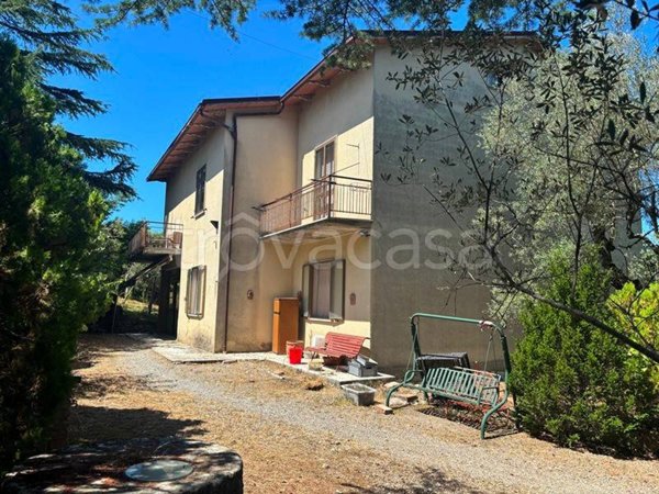 casa indipendente in vendita a Chiusi in zona Querce al Pino
