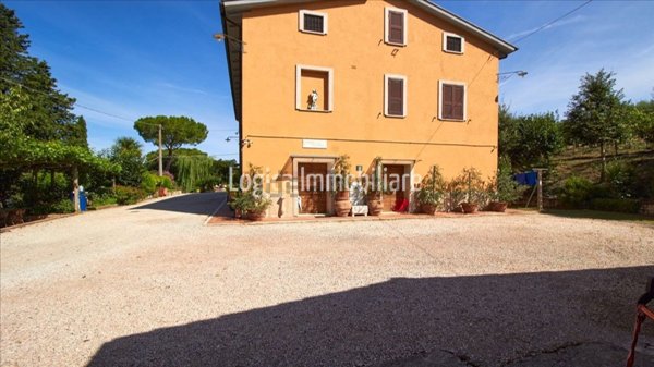 casale in vendita a Chiusi