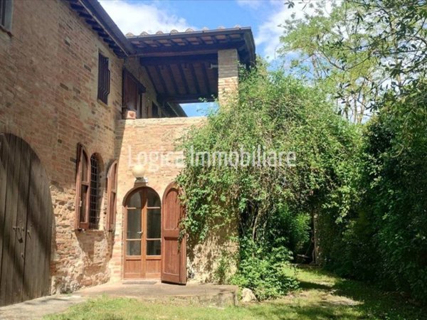 casa indipendente in vendita a Chiusi