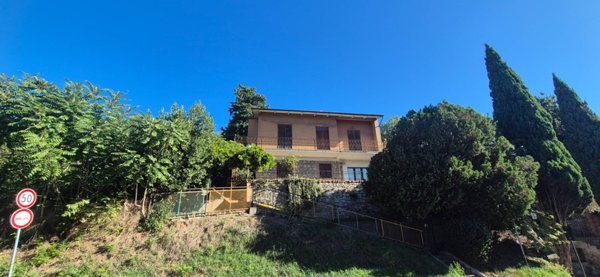 casa indipendente in vendita a Chiusi in zona Chiusi Scalo