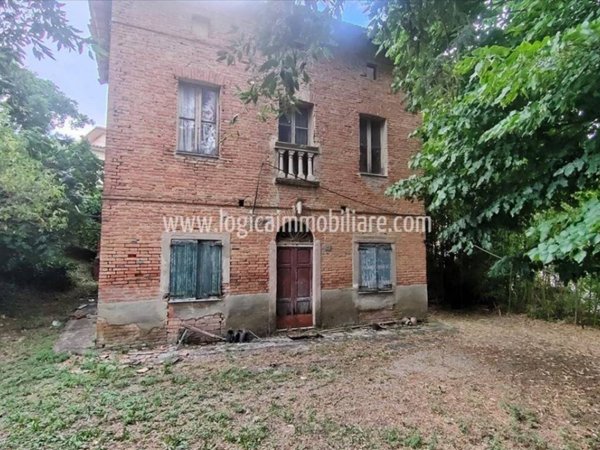 casa indipendente in vendita a Chiusi
