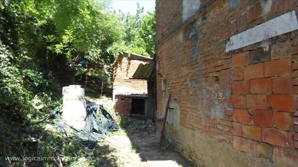 casa indipendente in vendita a Chiusi