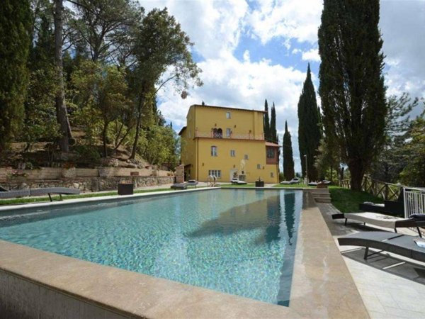 casa indipendente in vendita a Chiusi