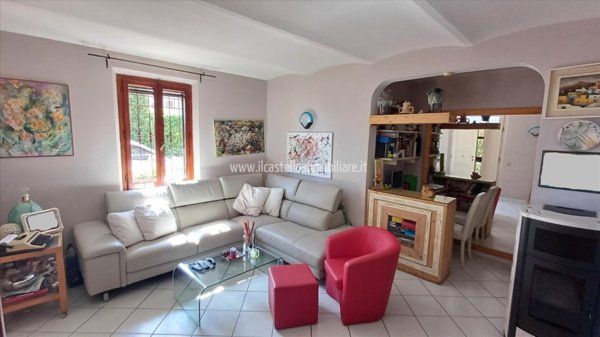 casa indipendente in vendita a Chiusi in zona Montallese