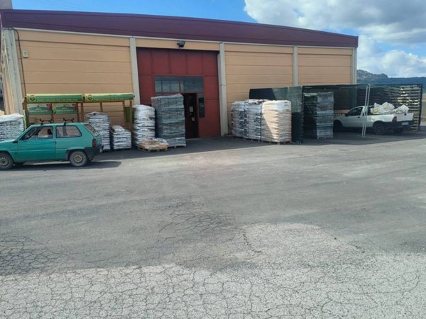 negozio in vendita a Chiusi in zona Chiusi Scalo