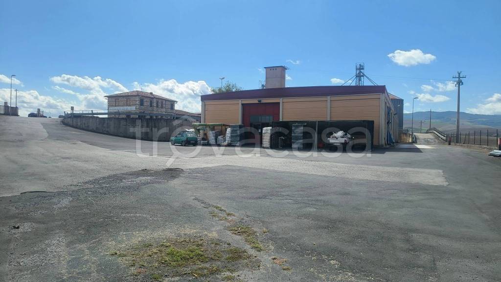 negozio in vendita a Chiusi in zona Chiusi Scalo